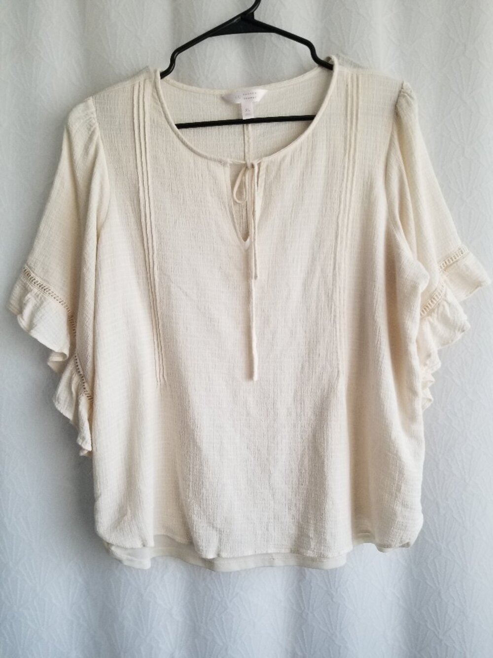 LC Lauren Conrad Off White Textured Blouse Ruffled Sleeves XL